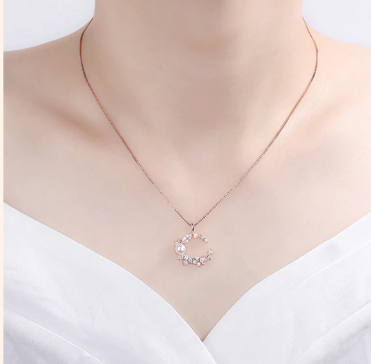 Vera Knot- Rose Gold Plated American Diamond